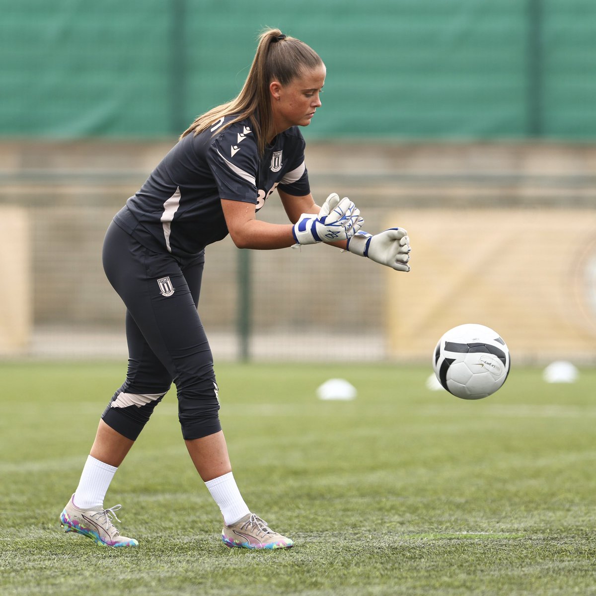 Lucy Farrell tweet media