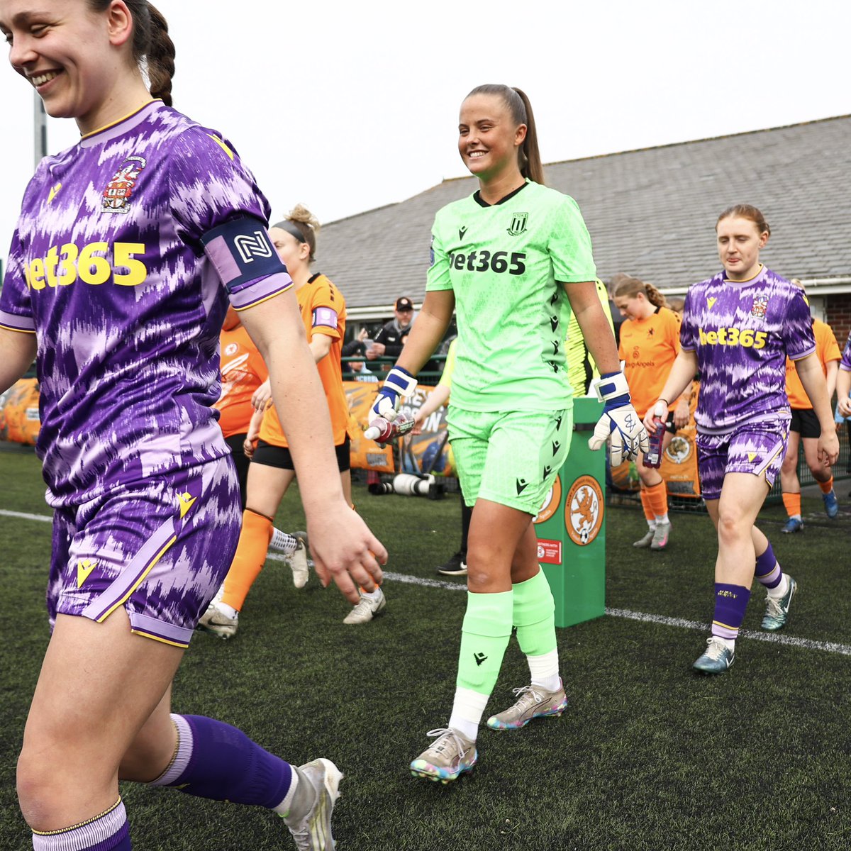 Lucy Farrell tweet media