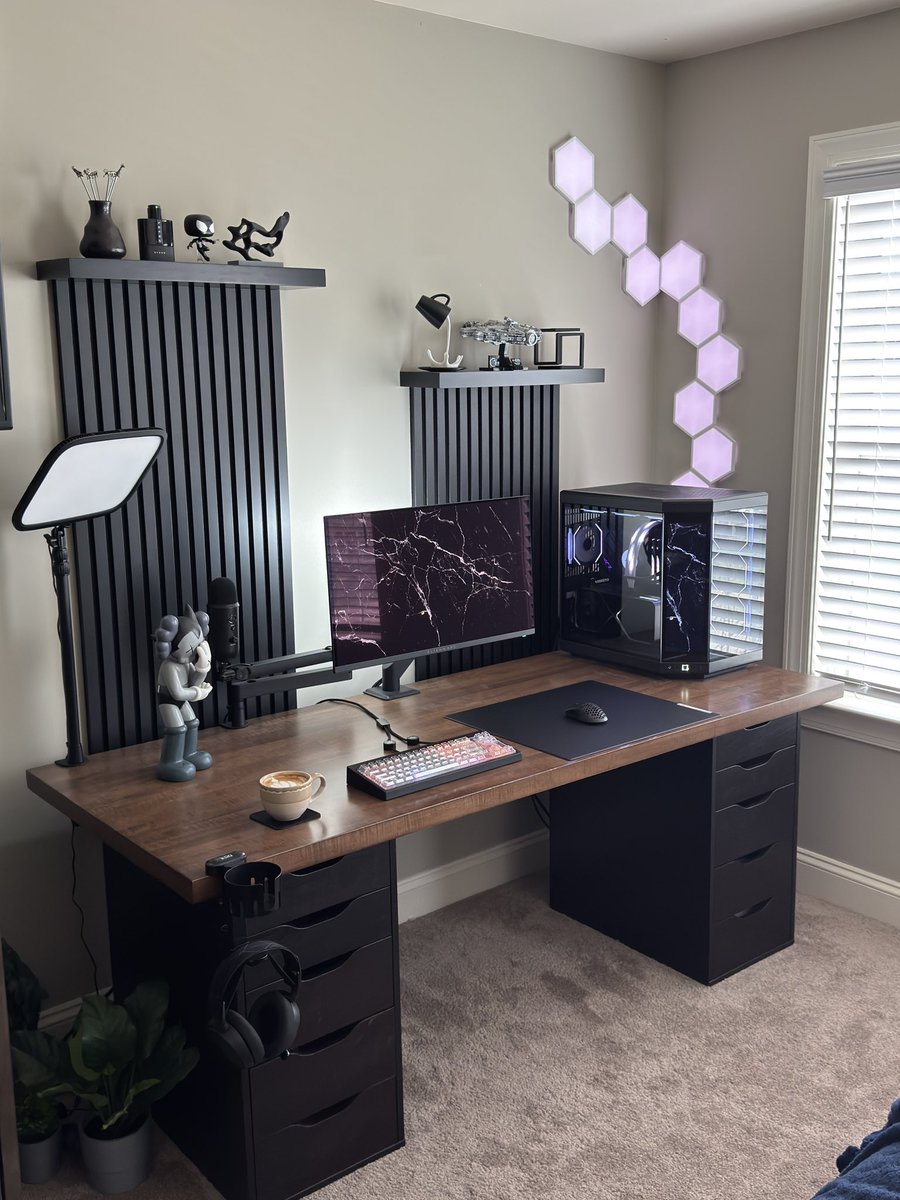 xkilliann's tweet photo. #desksetup https://t.co/0ocxgNH9La