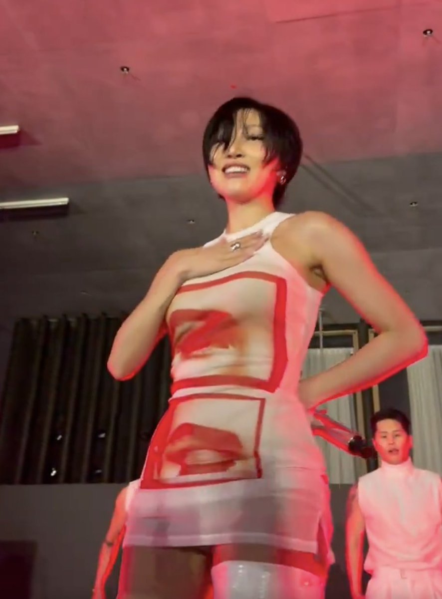 MooMoo House tweet media