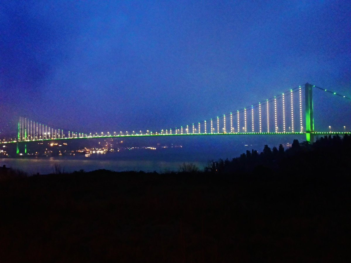 PakinTurkiye's tweet photo. Teşekkürler Türkiye !! 

#Istanbul bridges on Bosphorus linking Asia with Europe illuminated in 🇵🇰 flag colours on #PakistanDay ‼️

Asya'yı Avrupa'ya bağlayan İstanbul köprüleri Pakistan bayrağı renkleriyle ışıklandırıldı

Yaşasın 🇵🇰🇹🇷 kardeşliği ‼️
#23March2026 https://t.co/s1Z6LXFRS8