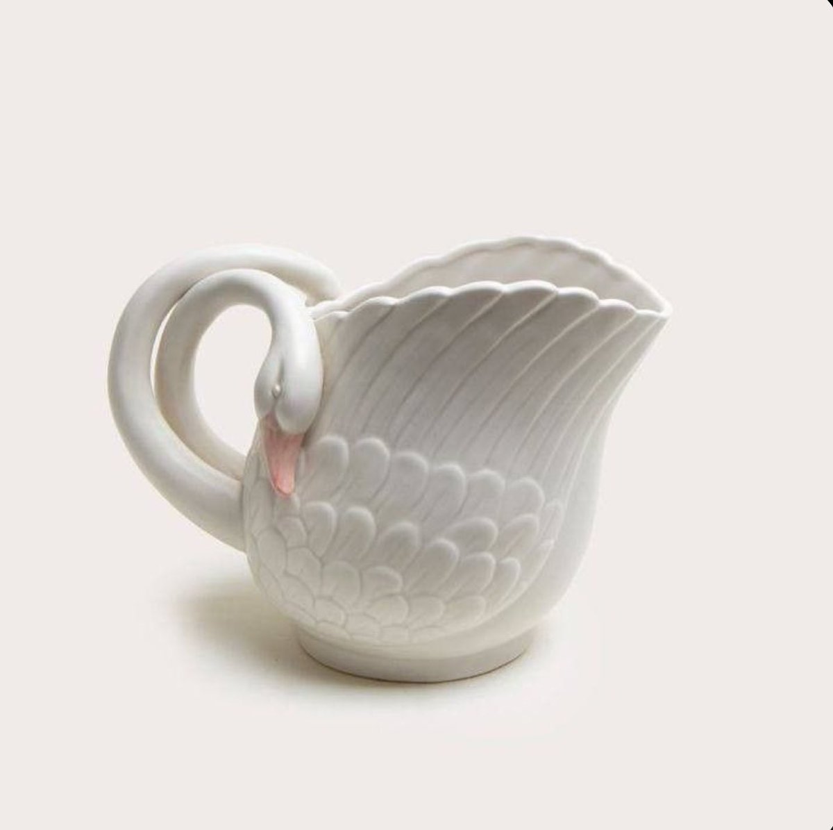 Elle Lookbook tweet media