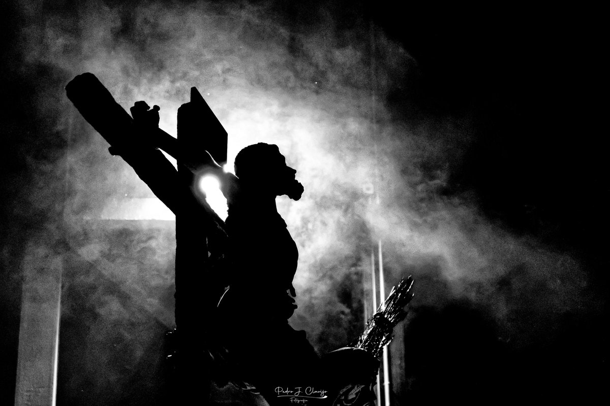 La luz del barrio <a href="/ClemenciaYFe/">A.F. Clemencia y Fe</a>  #clemenciayfe26 #salidadeclemencia #clemenciayfe #asociacionesdesevilla #cuaresmaenclemenciayfe <a href="/Pdelasflores/">Parroquiadelasflores</a> @residenciasaneugenio