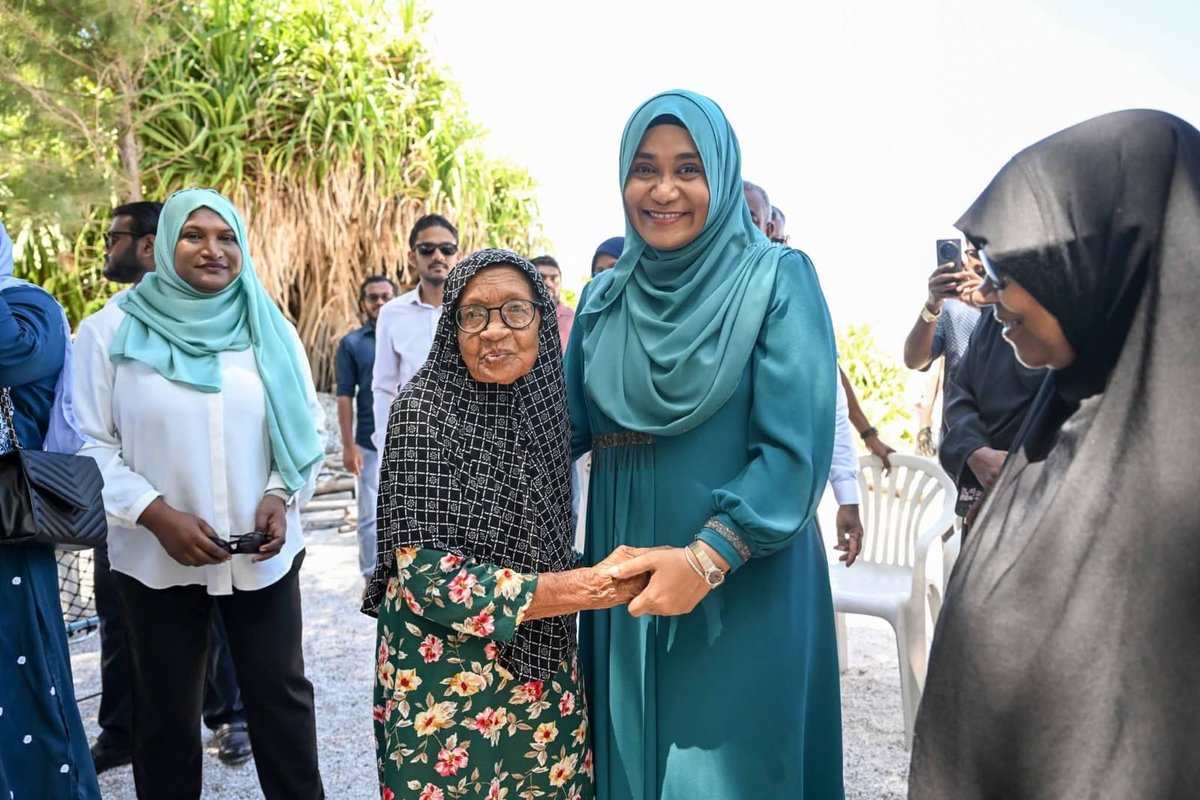 Humandust tweet media