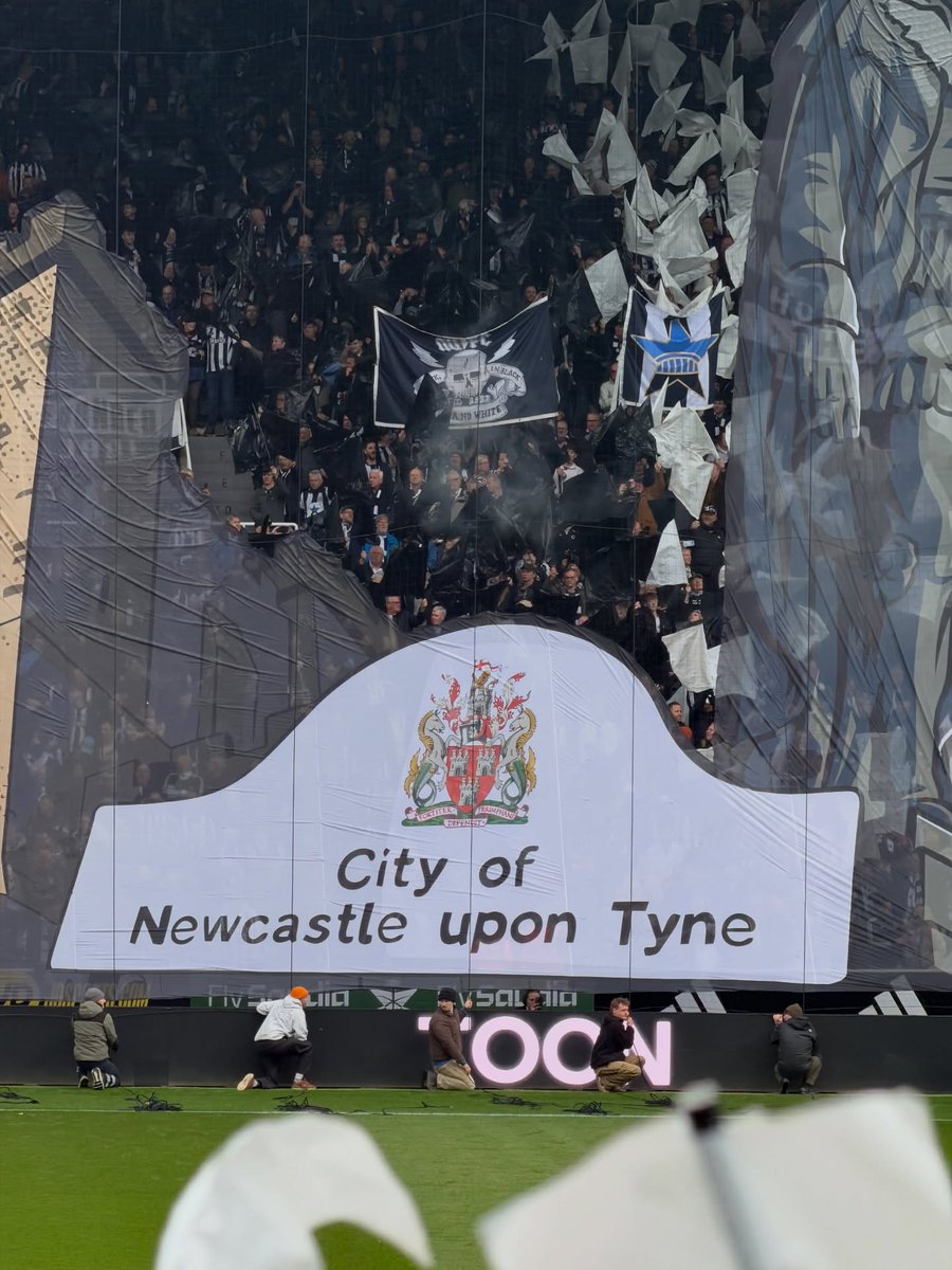 𝕊𝕋𝔸ℕ𝔻 𝕐𝕆𝕌ℝ 𝔾ℝ𝕆𝕌ℕ𝔻 👊 tweet media