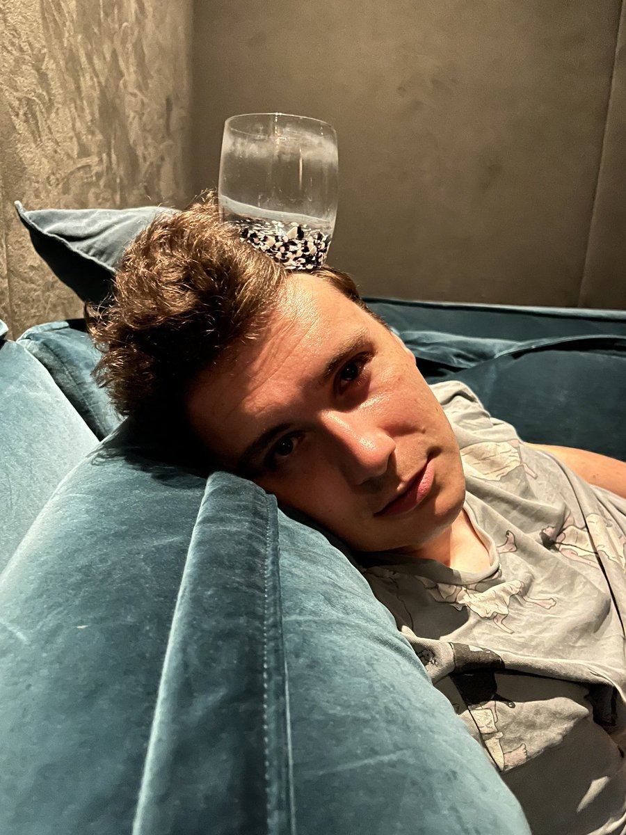 alex 🐌 tweet media