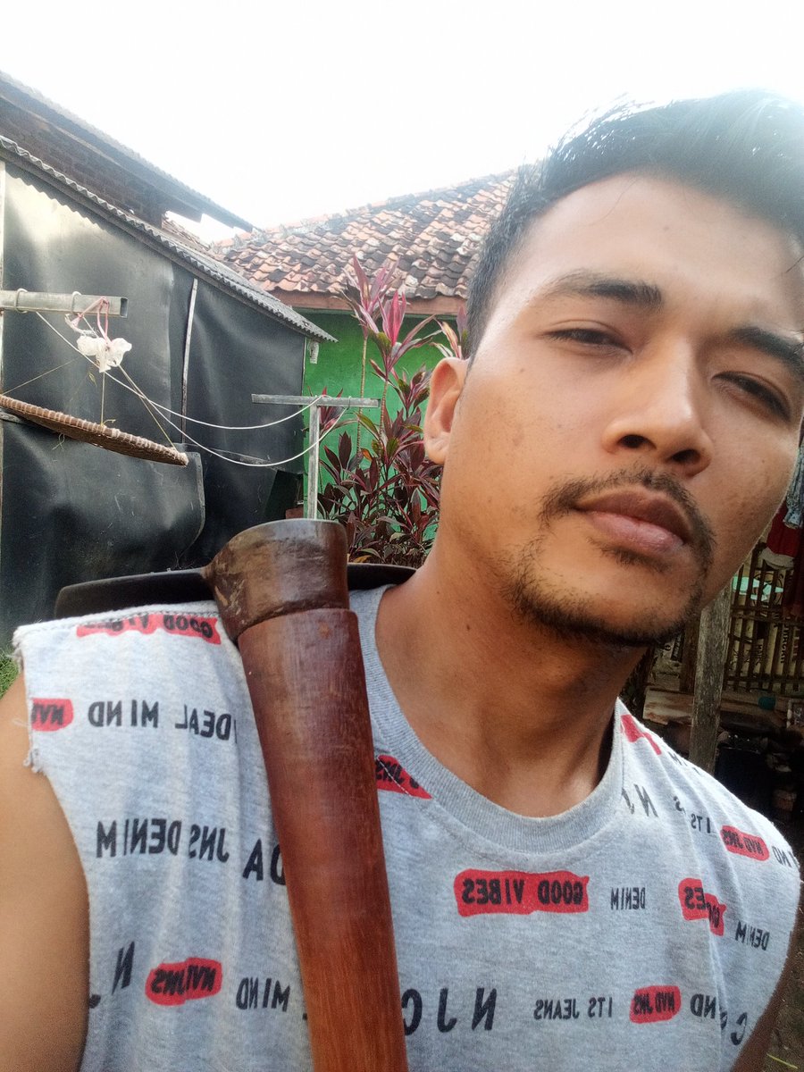 Adams___ tweet media