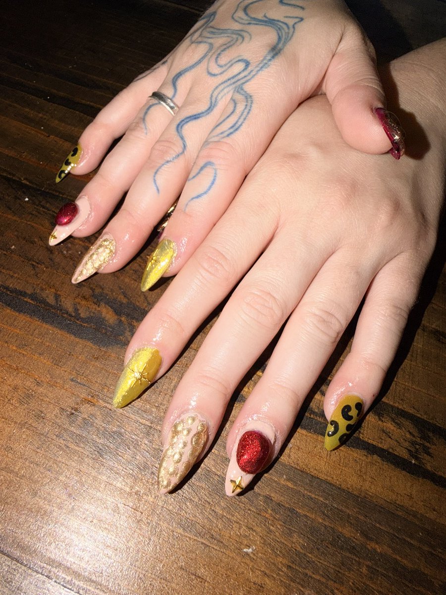h0neyw0lf's tweet photo. More nails 🥰 https://t.co/e6tcqDe4R3