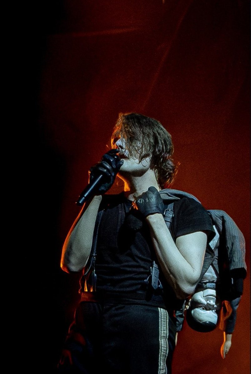 gerard’s arms daily tweet media