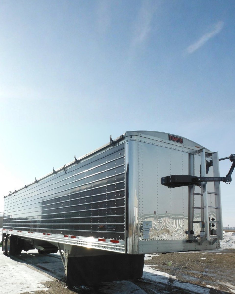 TractorHouse tweet media