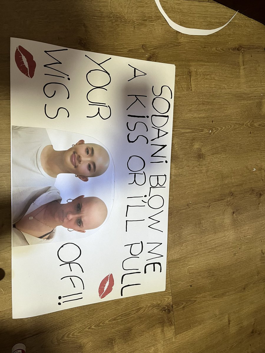 nique 🔨 tweet media