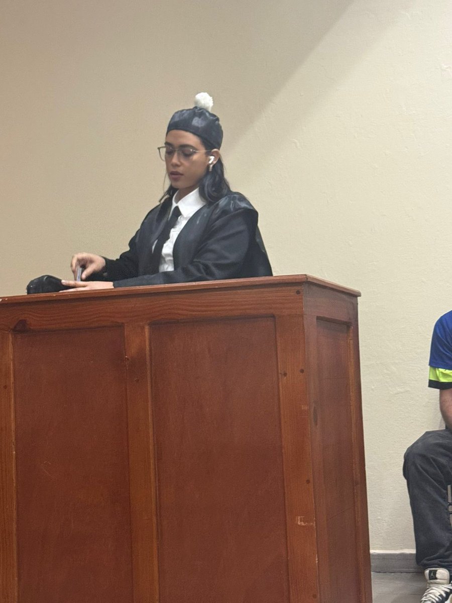 Liz⚡️ tweet media