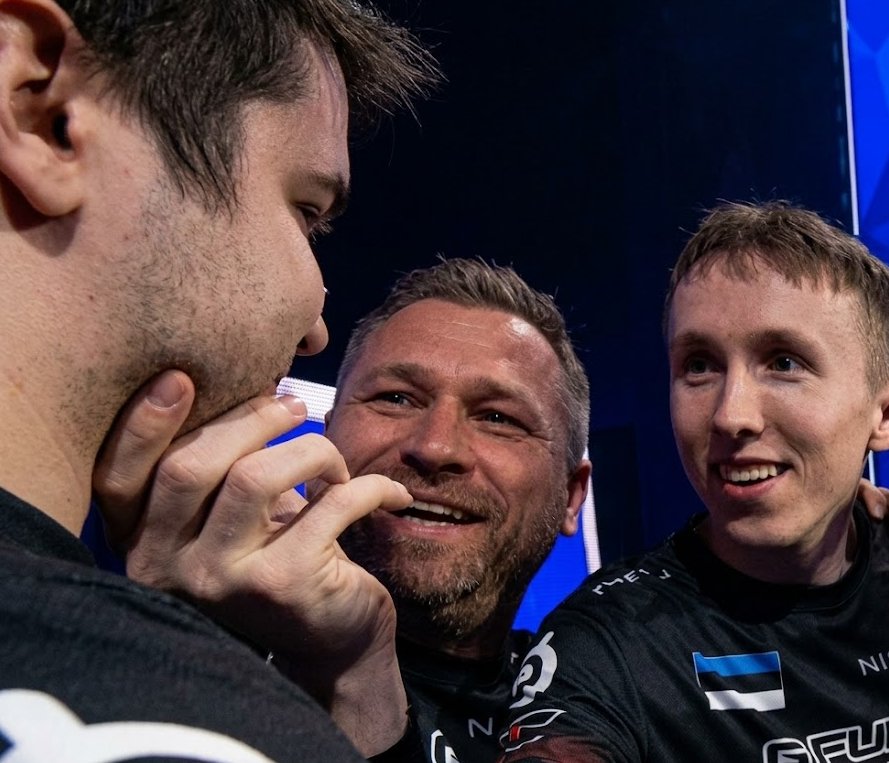 Days since FaZe CS won a trophy tweet media