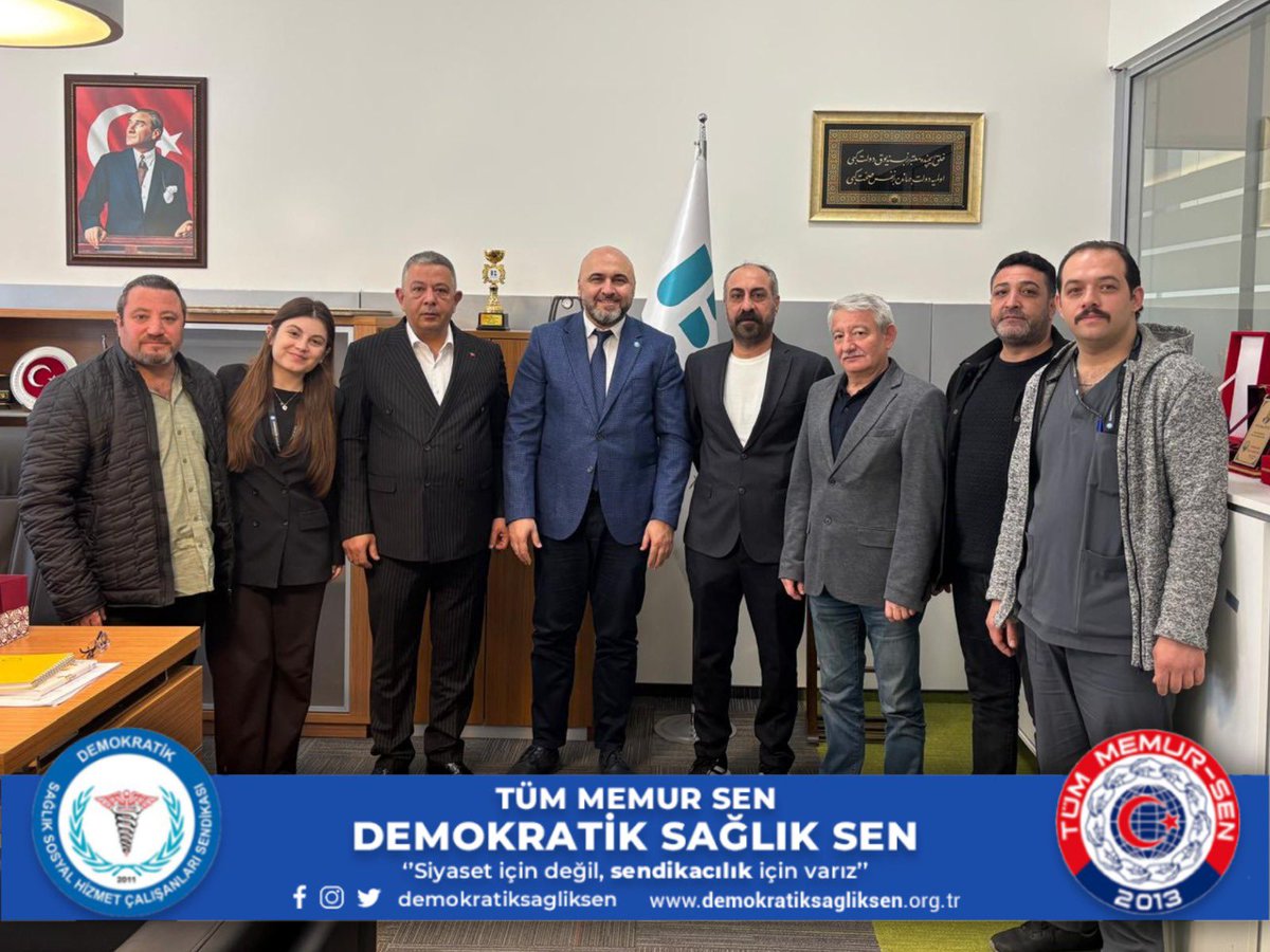 Bakırçay Üniversitesi Tıp Fakültesi Dekanı Sn. Prof. Dr. M. Yekta Öncel’i ziyaret ettik. 

Sendikamız çalışmaları, kamu sendikacılığı üzerine konuştuk.

Geçtiğimiz yıllarda Buca Seyfi Demirsoy EAH Başhekimliği görevini yürüten Sn. Öncel’e çalışmaları ve katkılarından dolayı