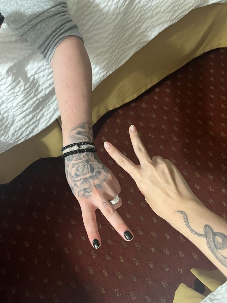 FrosvolEx tweet media