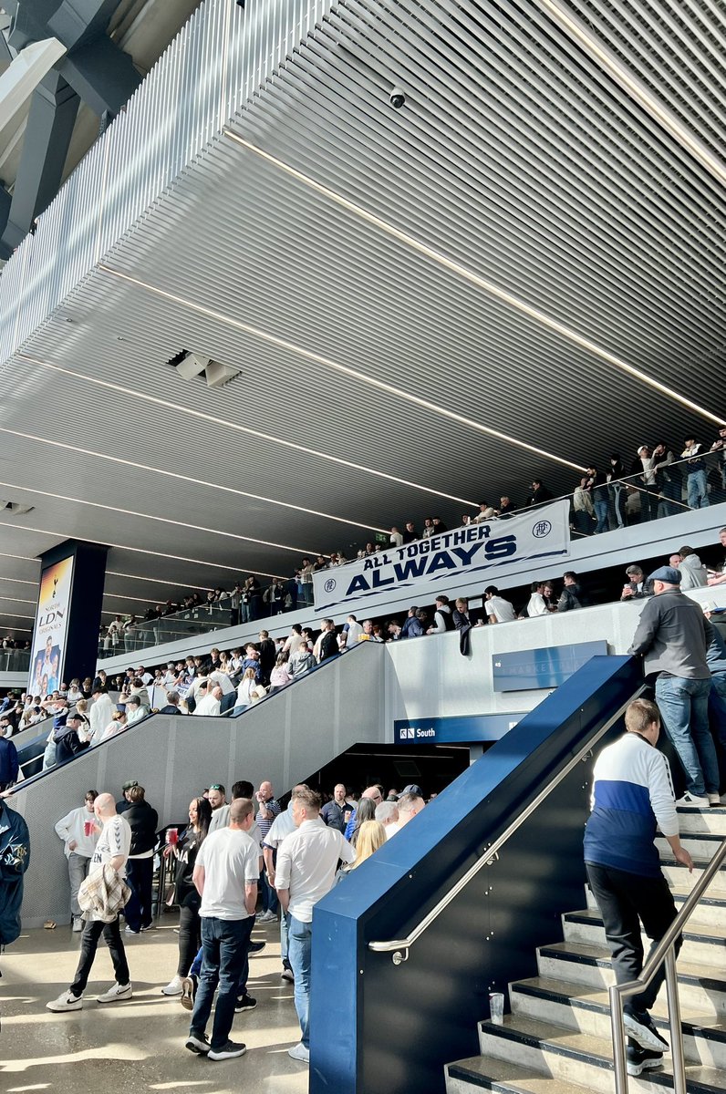 chloe🦋 tweet media