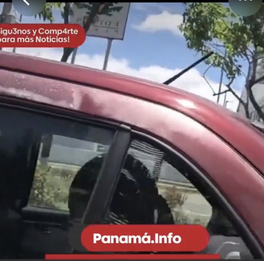 glawrenced's tweet photo. @ChialFelix Bueno por lo que pude percatarme estaba malito el carro bueno en video no vi a la chica decirle nada malo aún que las cosas se pudieron manejar de otra manera lo de los 5 min  bueno tú pagas por eso https://t.co/A3tsUfsgr1