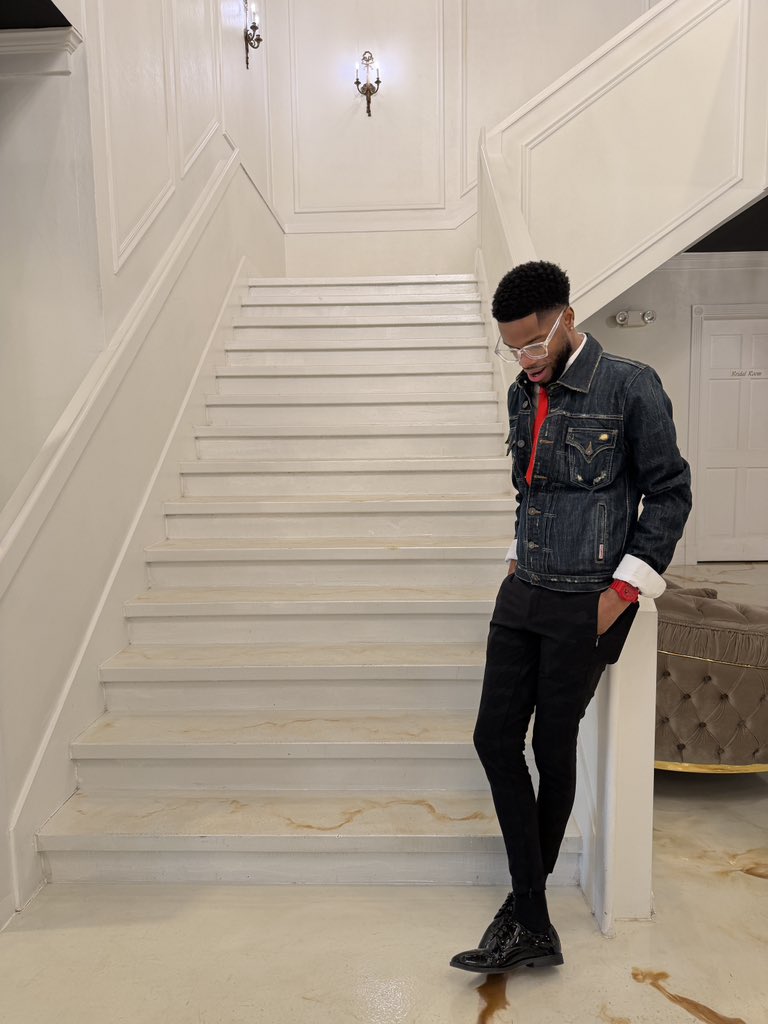 IG: @__itsdreyy 🎱 tweet media