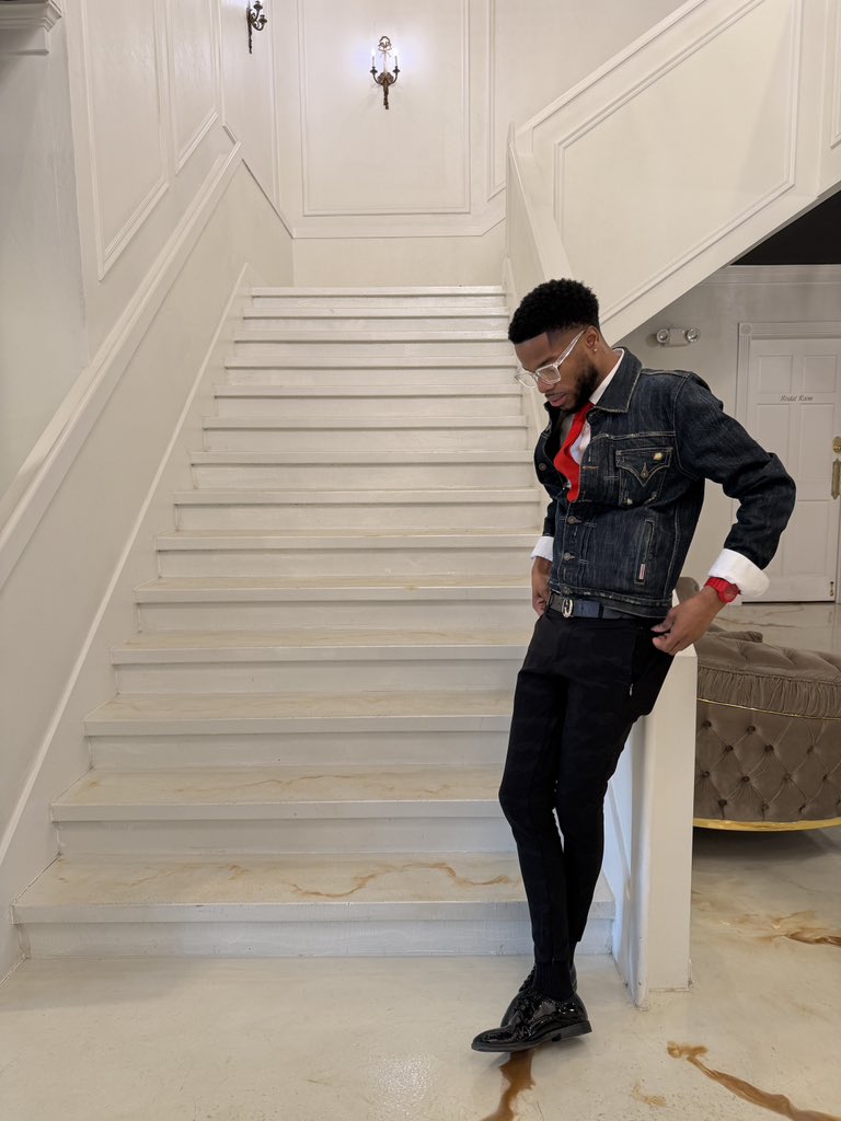 IG: @__itsdreyy 🎱 tweet media