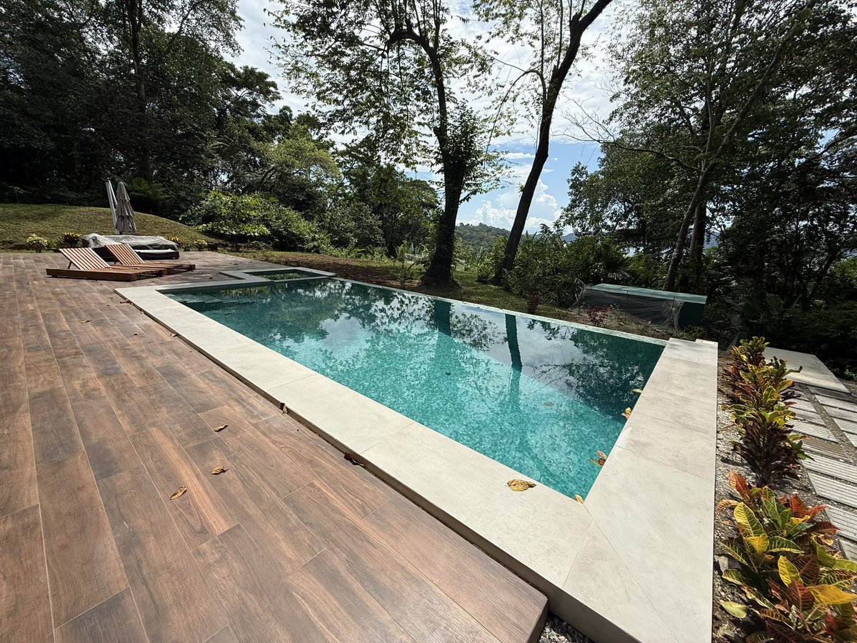 Nicholas Halverson tweet media