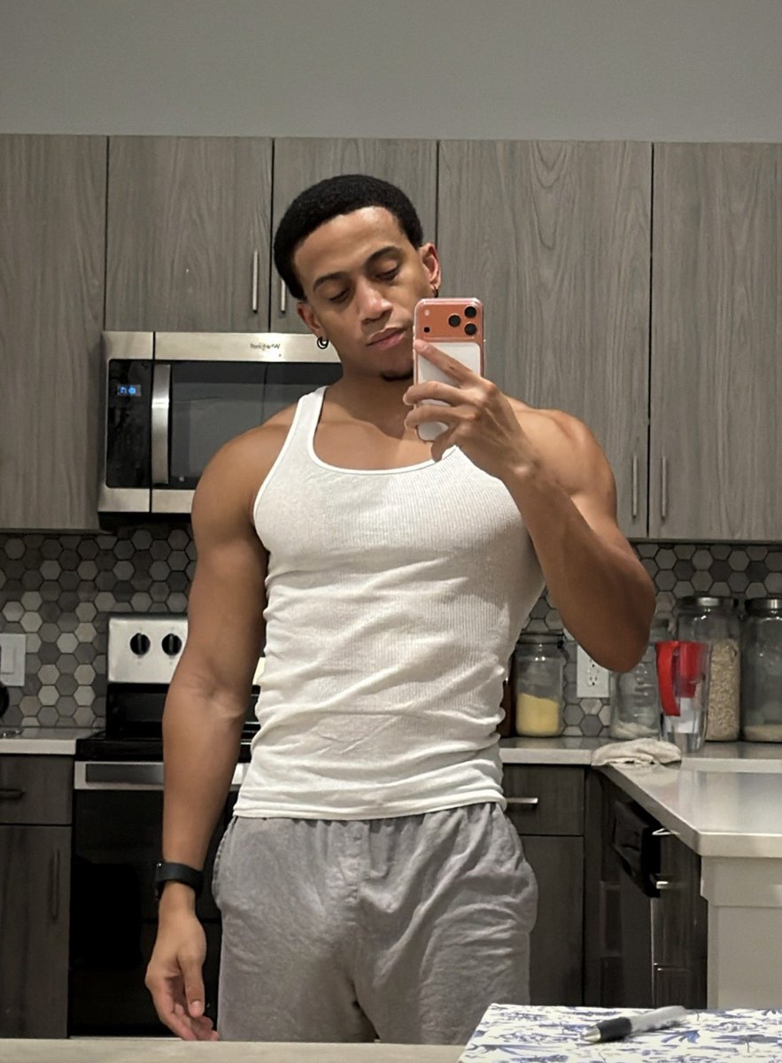 🦦Quennell Mitchell 🦦 tweet media