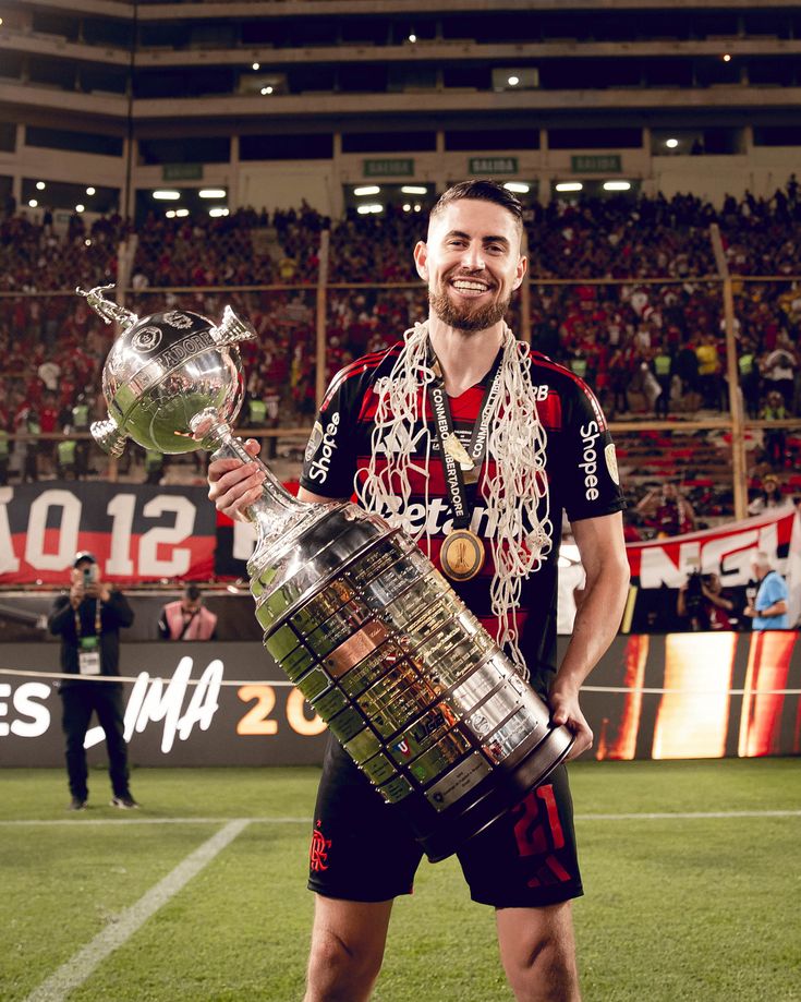 M4rK.TeTra tweet media