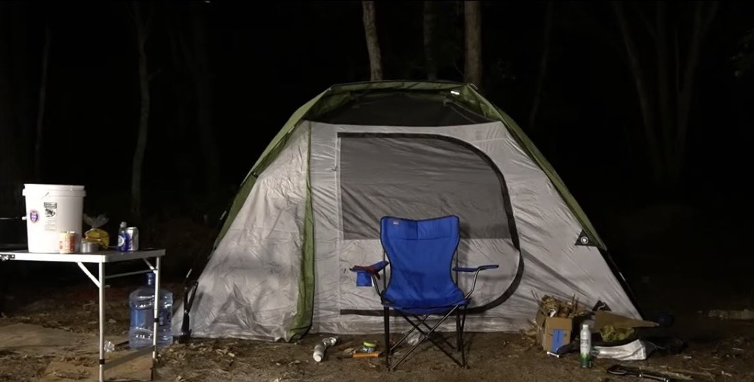 XBrittanyDukeX's tweet photo. Who would spend 30 days camping in the woods to win 15k?? Hmmm.. 🤔 https://t.co/XLiv9fdLNX