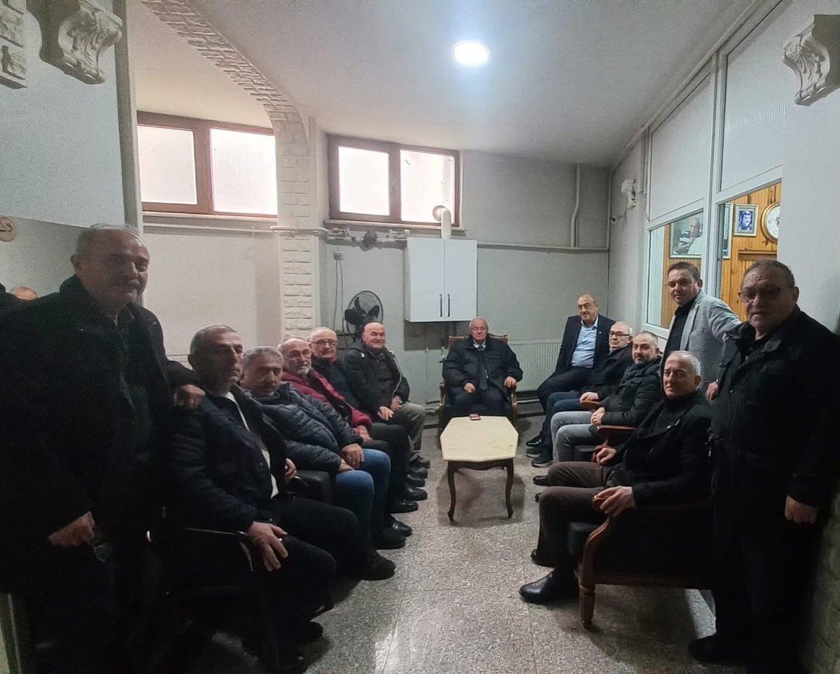 iyiparti_67's tweet image. İl Başkanımız Yavuz Erkmen, Devrek İlçe Başkanımız Bahadır Kıyıcı’nın işyerinde; Adnan Akın, Birol Kıyıcı ve teşkilat mensuplarımızla Devrek, siyaset ve ekonomi üzerine değerlendirmelerde bulundu.

@iyiparti @yasinozturk20
#Zonguldak #Devrek #İYİParti #Siyaset #Ekonomi