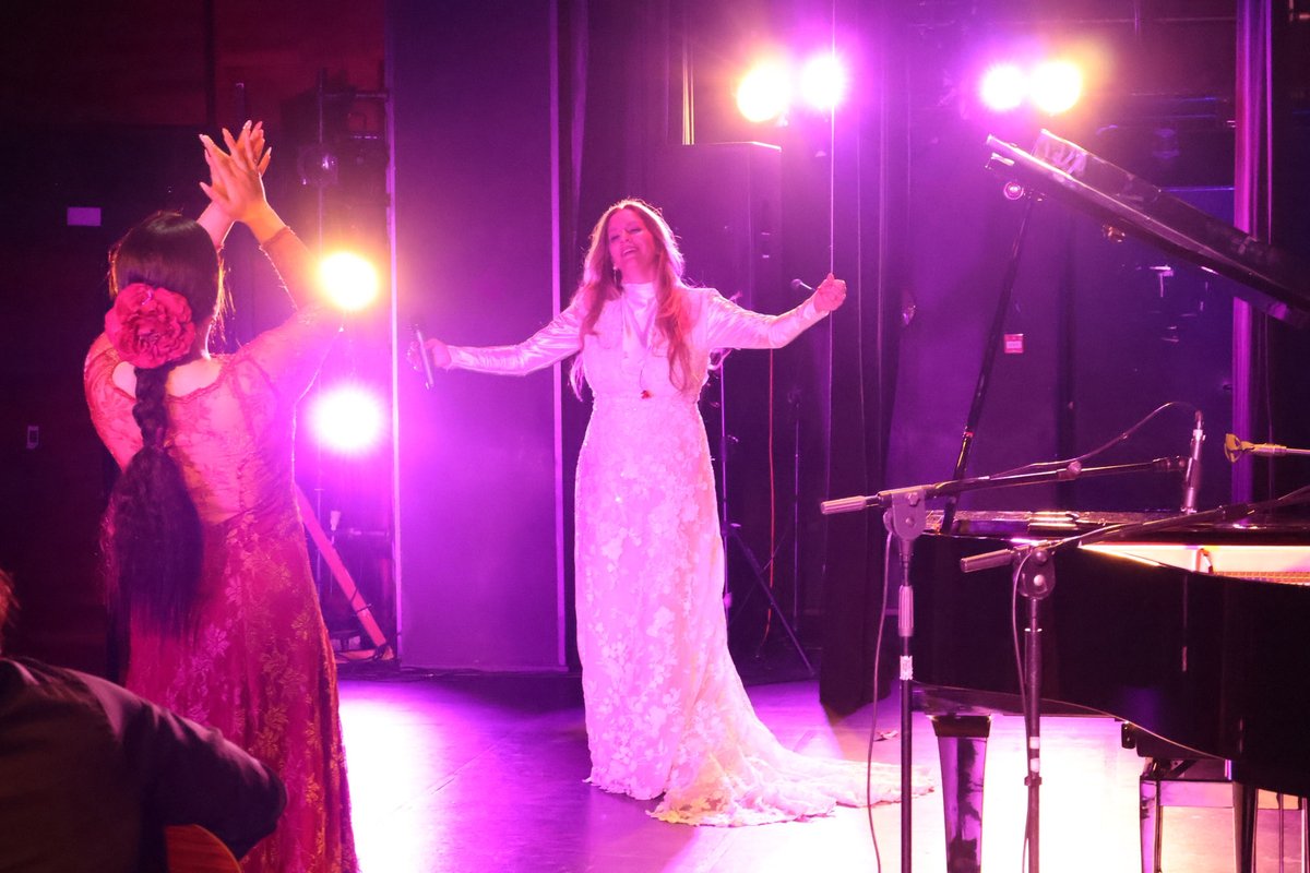 MariaToledoMT's tweet image. Gracias a todo el público que estuvo este sábado en el concierto en Navalcarnero!! Y gracias al @ayto_naval y a la Red de Teatros de Madrid por este concierto tan especial!!! @CulturaCMadrid 

Más info en mariatoledo.es  
#MaríaToledo #conciertos #gira2026
