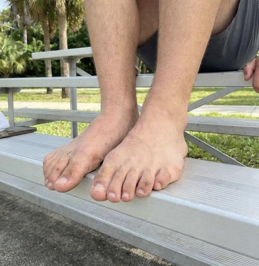 jock feetish tweet media