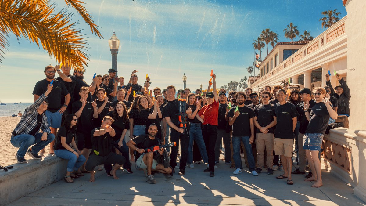 Bridgit Mendler tweet media