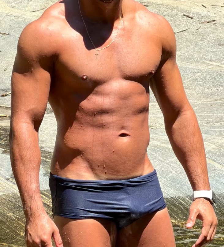 Fã de homens de sunga tweet media