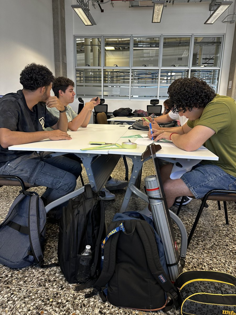 UNAHoficial's tweet photo. ¡Un nuevo espacio para tu bienestar!

Desde hoy, la UNAH pone a tu disposición el nuevo Coworking del edificio 1847, un espacio diseñado para que estudies, trabajes de forma individual o en equipo, y conectes con nuevas ideas.

Aquí podrás concentrarte, colaborar y compartir con tus amigos en un ambiente cómodo, moderno y pensado para potenciar tu experiencia universitaria.

Porque en la UNAH, tu bienestar también es parte de tu formación. 💙💛