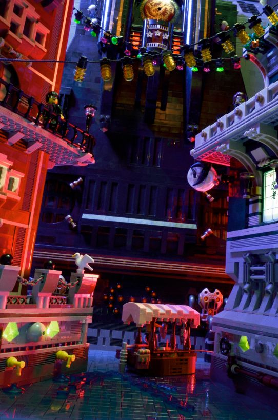 blocksmagazine's tweet image. Jme Wheeler's 'Moody #Cyberpunk Scene' is an awe inspiring build that never lets go of the #imagination. We absolutely love the sheer amount of detail in each section, from the printed dragon dish to the use of different-sized windows. More #LEGO fun at BlocksMag.com!