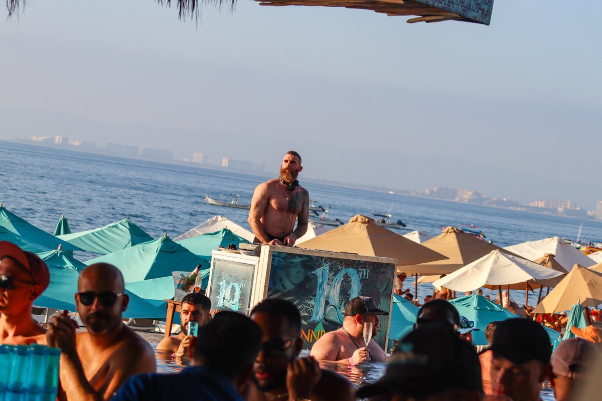 Mantamar Beach Club tweet media