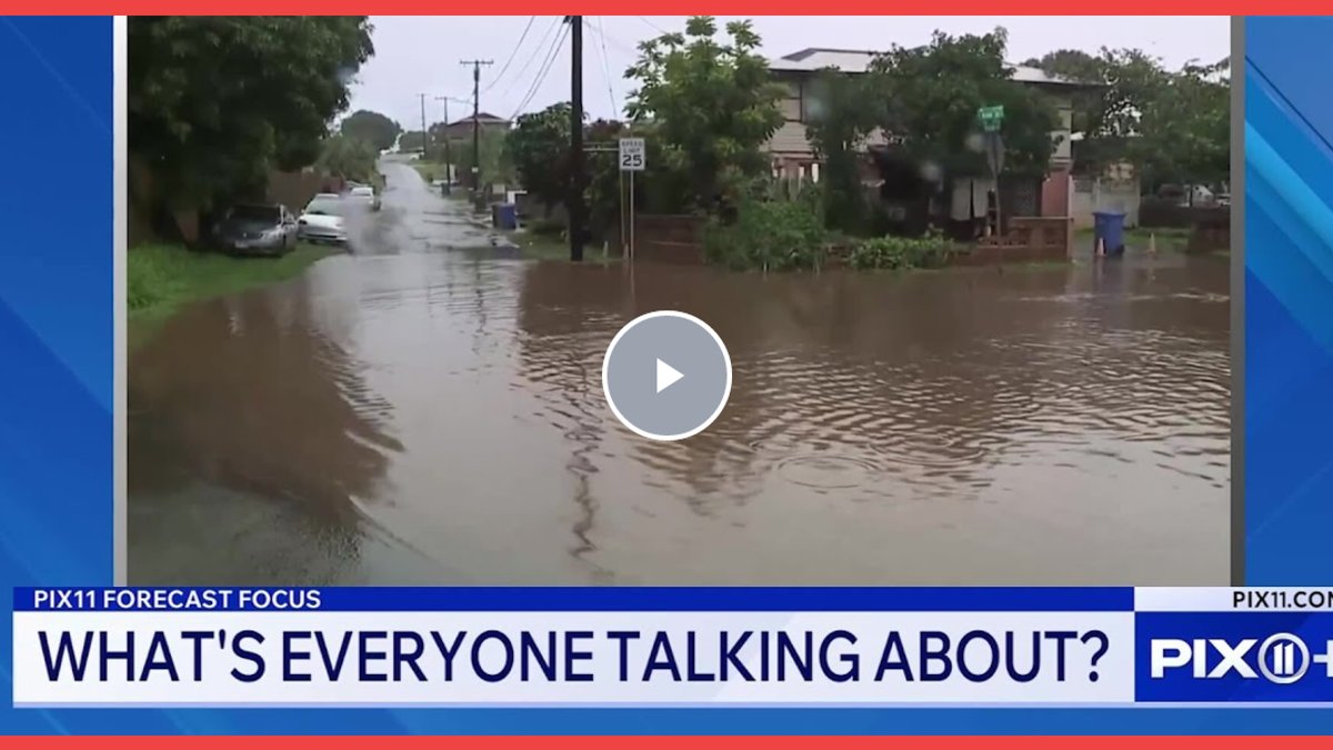 WT_Trending's tweet photo. Hawaii is underwater and the mainland is feeling the chill. 🌧️ Here is why we’re crawling toward spring while the islands face major flooding.

#HawaiiFlood #SpringForecast #WeatherUpdate
