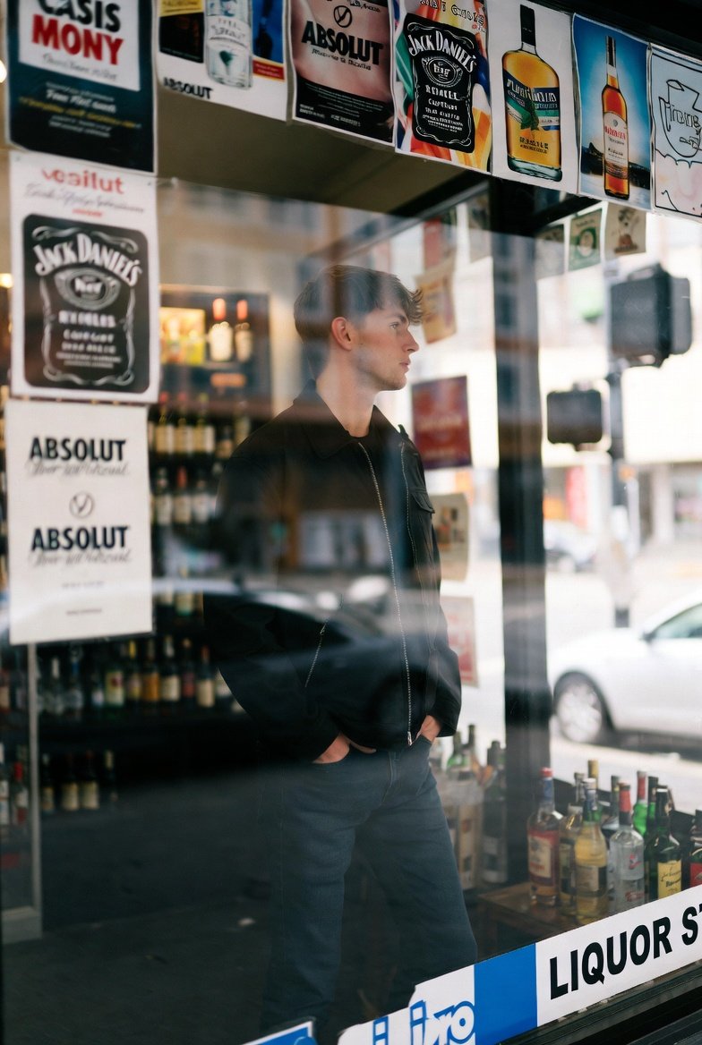 Центр излучения постельцинизма tweet media