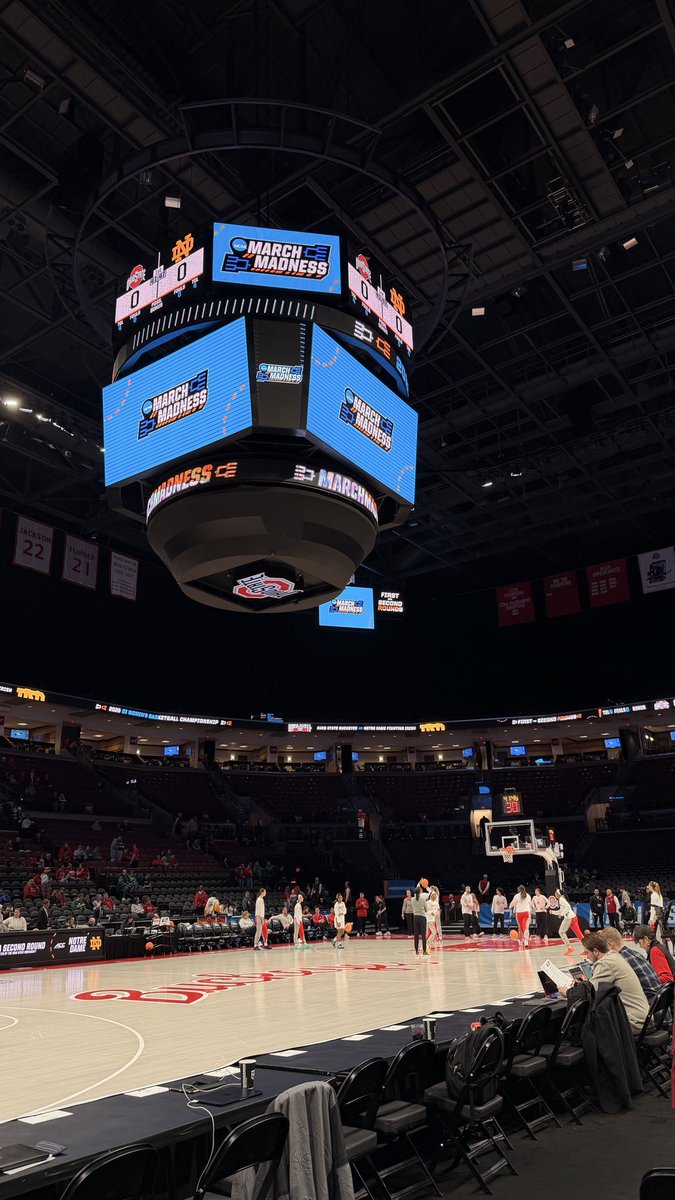 bethiejay3's tweet photo. Sister’s first March Madness and Momma’s first @OhioStateWBB game!!! Let’s go Buckeyes!! ⭕️🌰🏀
#ncaawbb #ohiostatewbb #osuvsnd https://t.co/8aa8r6UDPf