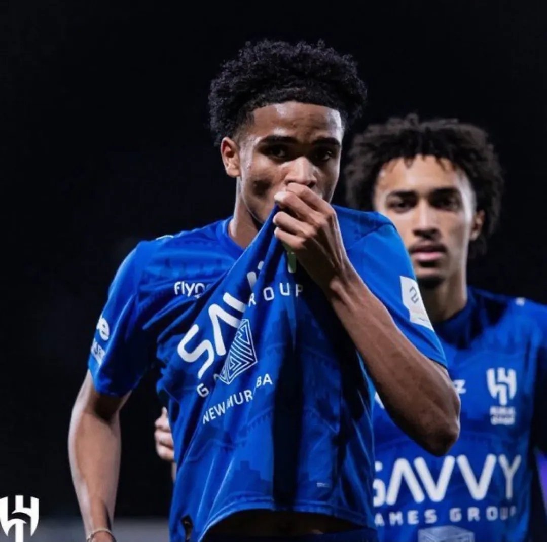 مُطَّلِع tweet media