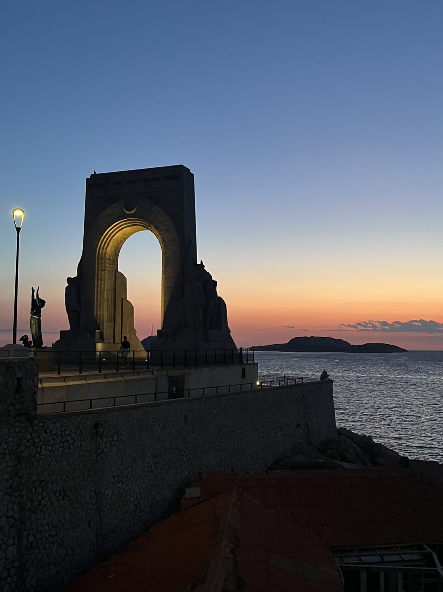 carré d’as tweet media