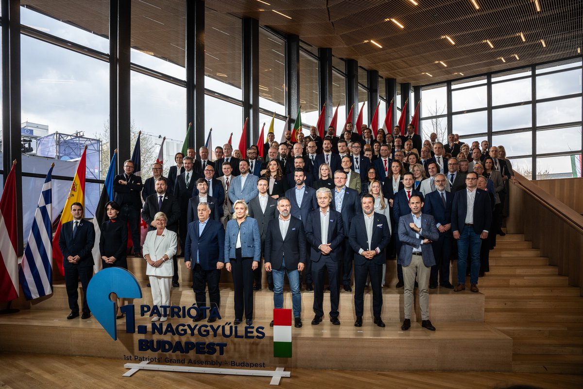 Poslední skaut™ tweet media