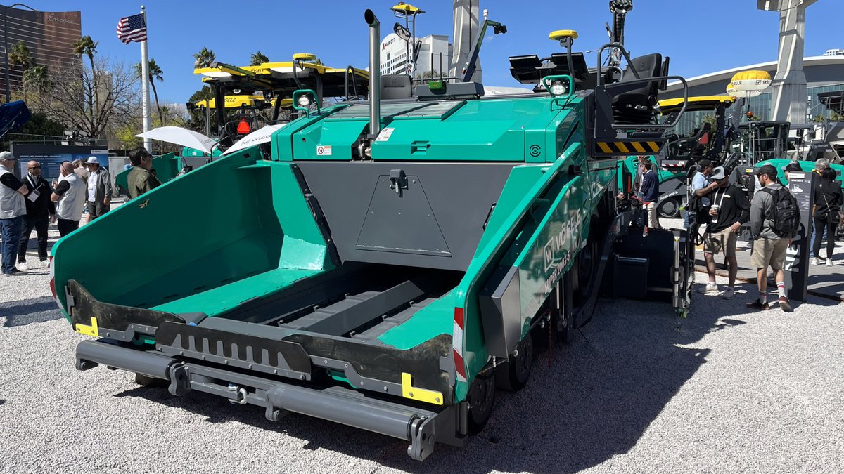 Equipment_World's tweet image. Wirtgen Group dropped three new Vögele pavers at #ConExpo 2026: Super 2000-5 X, 2003-5 X and 800-5 P-Tier. ow.ly/JqbH50YxCFx