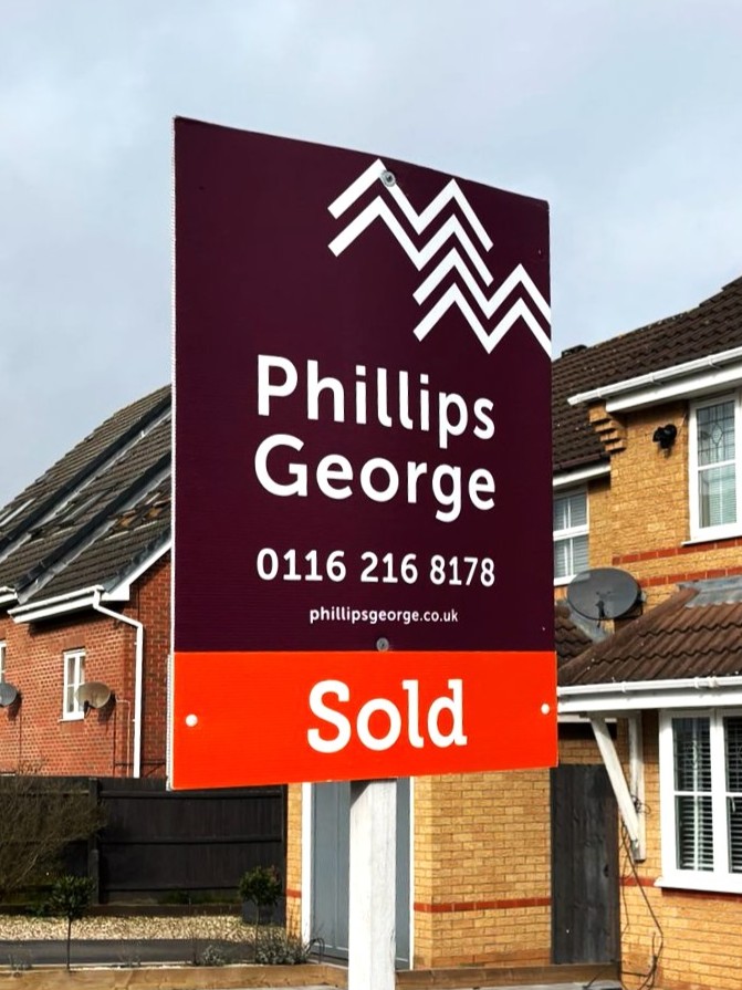 boards4agents's tweet photo. We can save you time by printing and installing your property boards. Visit https://t.co/tqFslzbI4z to find out more about our services. #Boards4Agents #Leicestershire #PropertyBoards #EstateAgents #Printing #BoardTypes https://t.co/2zOXPIpEmD