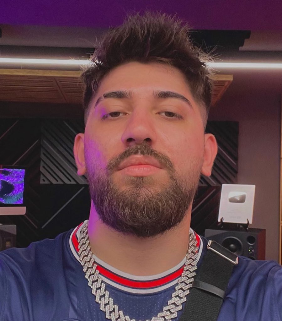 sıradanlaştik tweet media