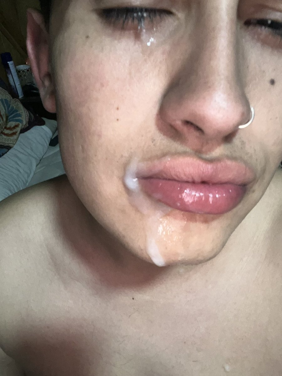Me tiraron la lechita en la cara🥵💦

Quién me la quiere tirar?🥵
RT PARA MÁS👀