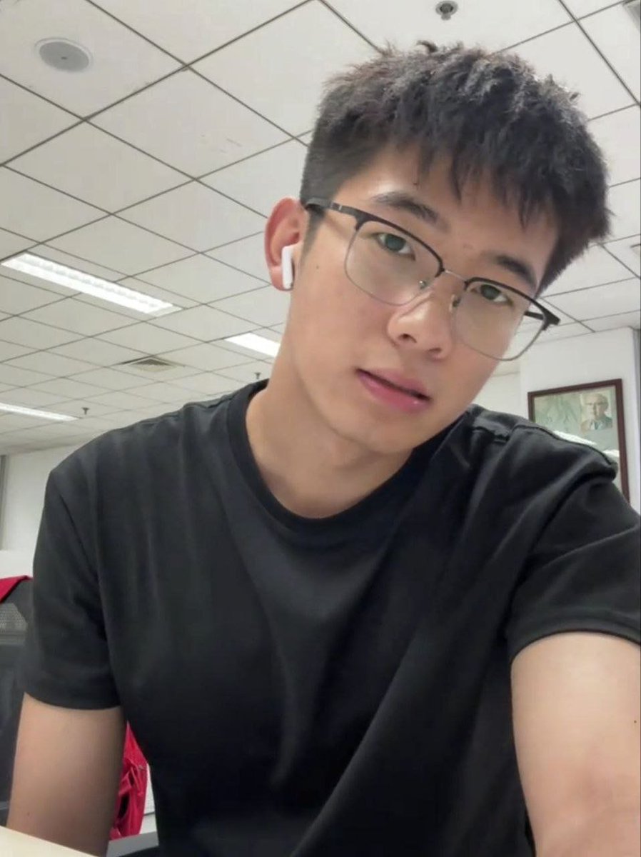 辉仔，理工男 tweet media