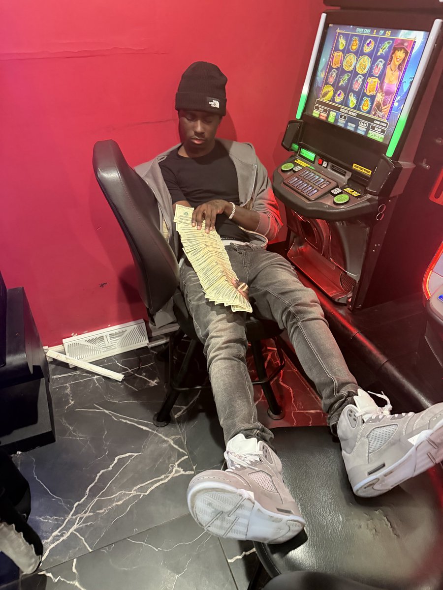345dooda's tweet photo. so nb be on here nm? https://t.co/s0R4DK0z4w