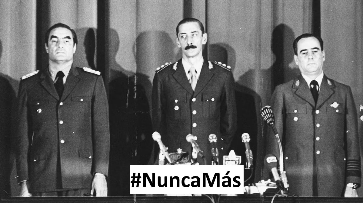 La dictadura en números
- 814 centros clandestinos de detención
- 30.000 desaparecidos
- 500 bebés robados
- 500.000 exiliados
- 600 libros prohibidos
- 200 canciones censuradas
- 20.000 fábricas cerradas
- Se multiplicó la pobreza x 8 y la deuda x 6
- 517.000% de inflación