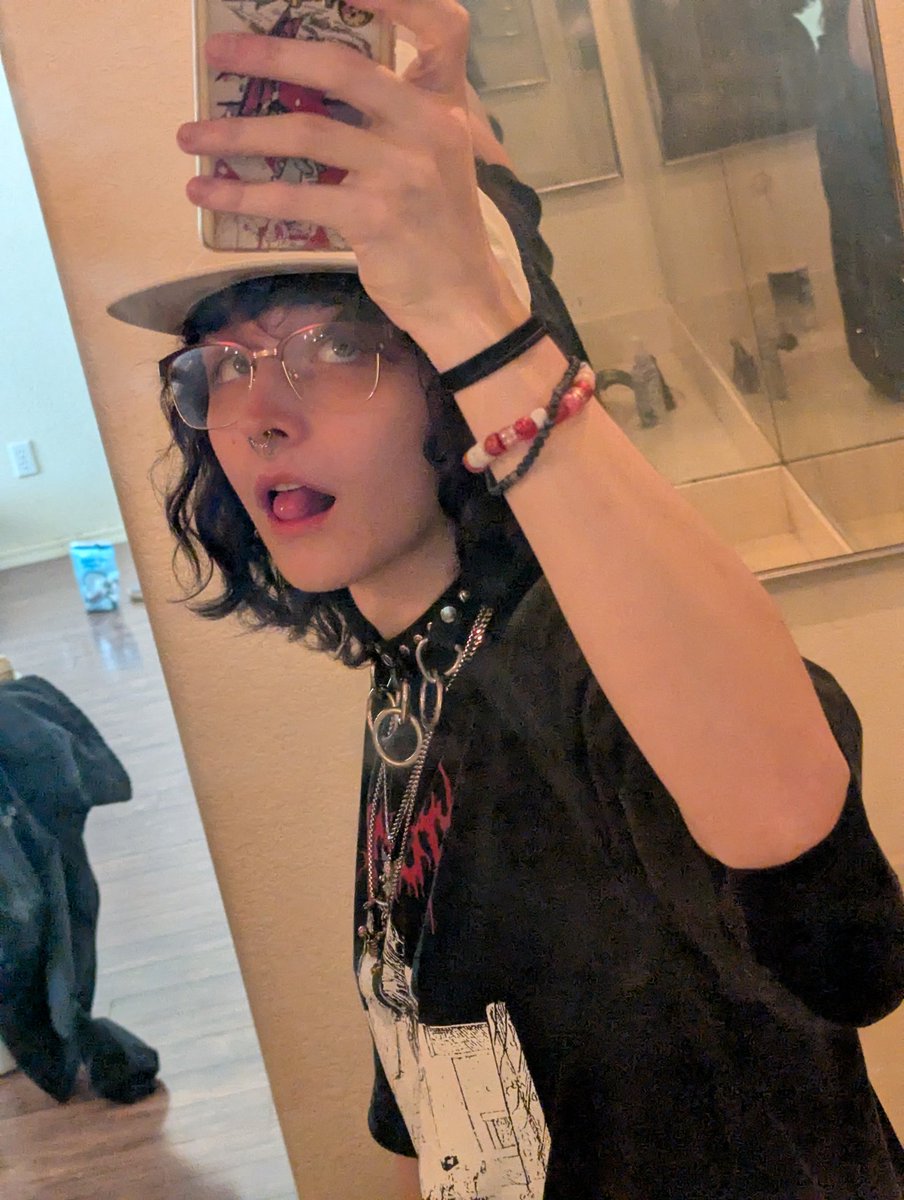 bethany!!!! 🎷🦒 tweet media