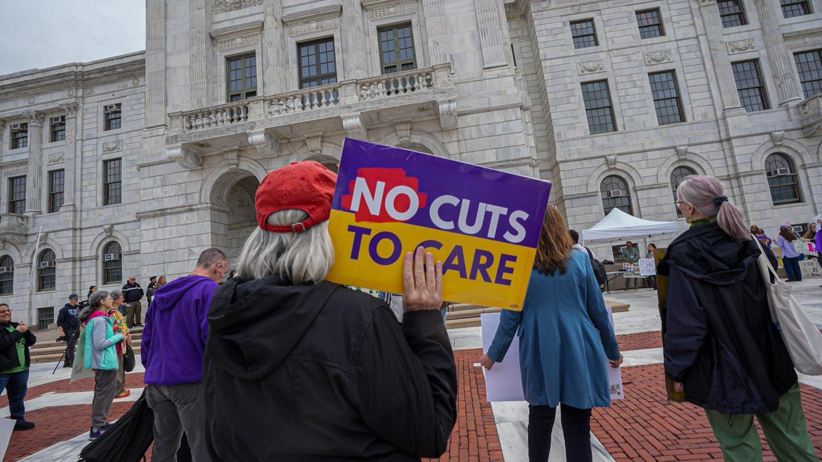 DiverseElders's tweet image. John Galvin knows he needs a colonoscopy. But wanted to wait for his #Medicare to kick in... then his monthly Obamacare #insurance premium payment tripled this year to $2,460, about a 3rd of his income, a financial hit he said he couldn’t stomach he said.  buff.ly/xJrHkLj